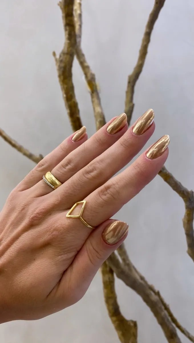 Unhas chrome dourado